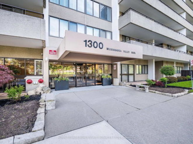 1300 Mississauga Valley Boulevard, Mississauga rendering 1