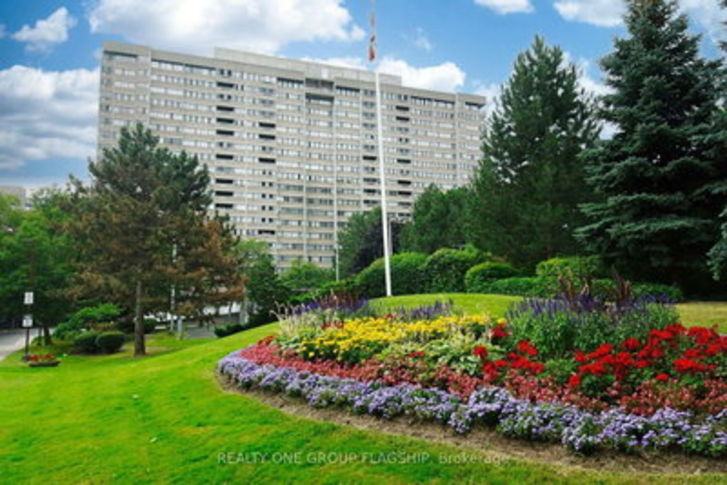 50 Elm Drive, Mississauga rendering 1