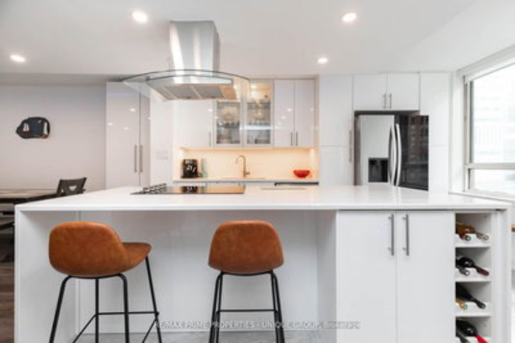 633 Bay Street, Toronto rendering 1