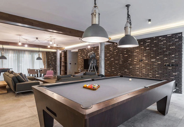 Indoor Amenities with Billiards Table & Seating Area