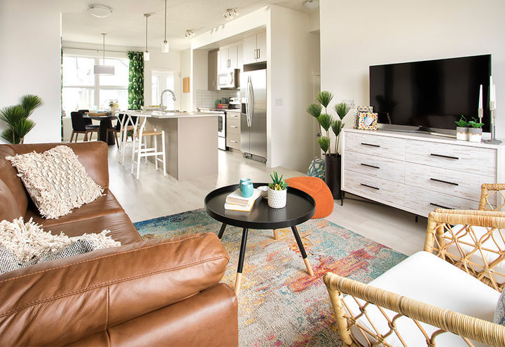 Mahogany Lakeside Living - Open Concept Living Space