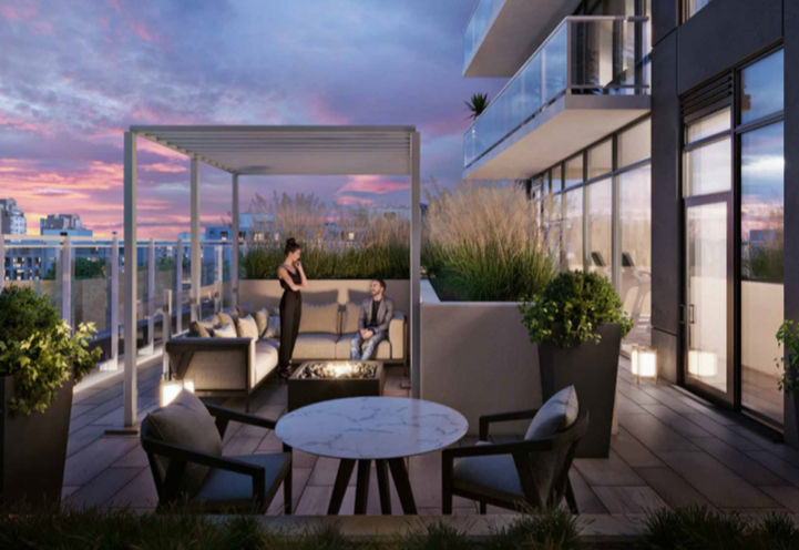 Metro Park Condos - Rooftop Terrace with Outdoor Dining Space