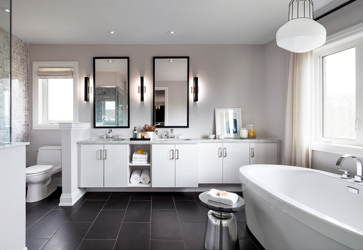 Simcoe Landing Interior View of Bathroom