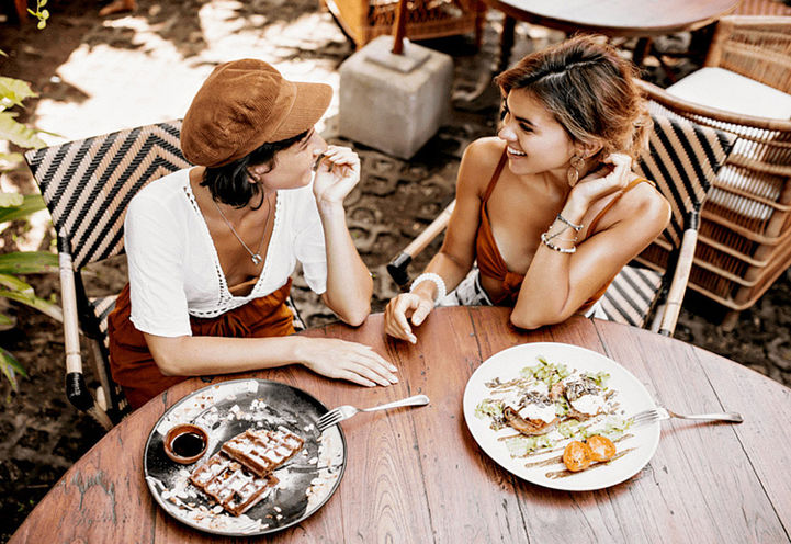 The Deane Condos - Dining in Kerr Village